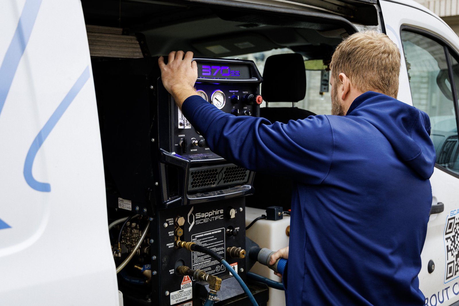 ernest steamers technician preparing for carpet cleaning